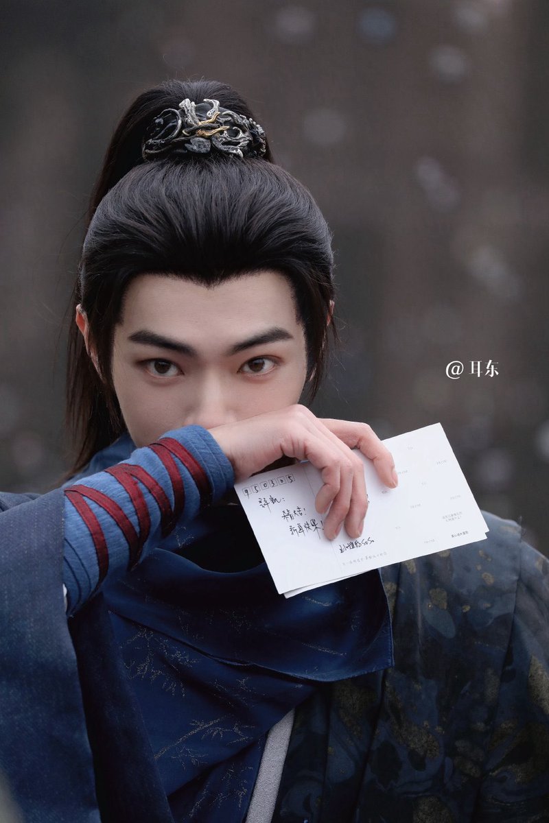 นั่งคิด นอนคิด ยืนคิด คิดมาหลายวัน
ทำไมสตูน้อง ไม่ลงรูปแบบนี้บ้าง 
ระหว่างน้องเดินรับจดหมาย อีเจ้ผมแดง
ไม่เห็นหยิบกล้องมาถ่ายรูป ลงคลิปความคม
ชัดหายไปไหน แอคแม่ตจุคามแกลงชัด
กว่าสตูอีก แม่แกใช้แค่i15 ถ่าย งงมะ
ด้อมข่ายอยากได้รูปดีดี จ้างถ่ายทั้งนั้น😂 
#สวีข่าย