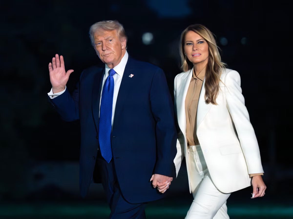 RightScopee's tweet photo. President Trump looked incredible and strong everyday.

He’s fighting to save this country while a corrupt Congress works against the American people

Simple poll. Please be honest! As of today, how much do you still trust this man?

A. 100%     B. 75%
C. 50%       D. 25%
E. 0% https://t.co/S0r83pmeKa