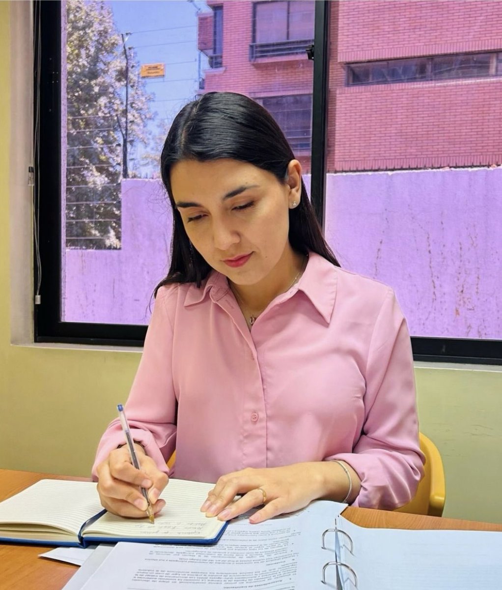 Judith Marín Morales, la futura Ministra de la Mujer. Prepara todas sus habilidades y destrezas para asumir este cargo, estudia y se perfecciona para el 11 de marzo. 

Proverbios 31:25 describe a una “mujer virtuosa vestida de fuerza y dignidad, capaz de enfrentar el futuro con