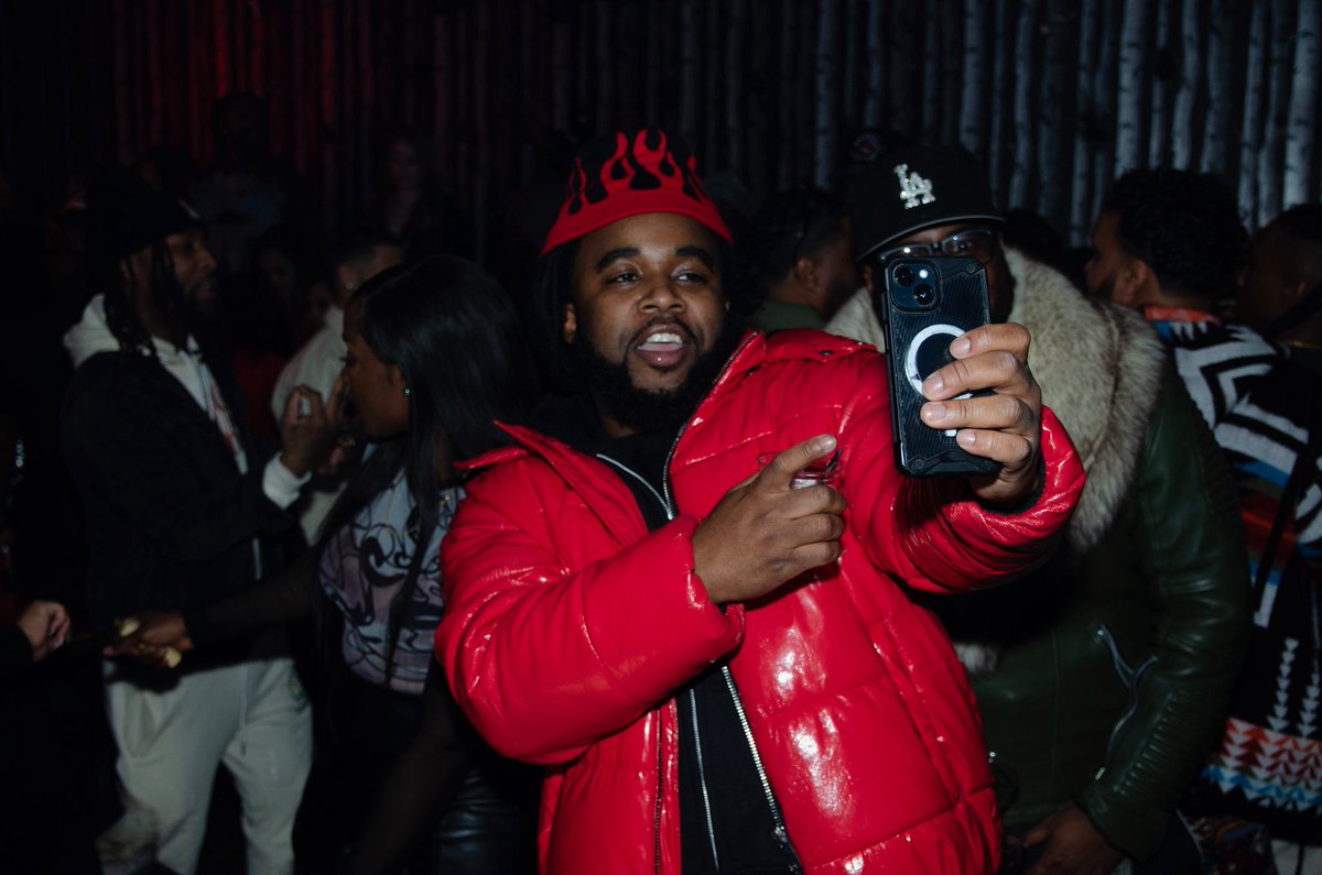 everythingcrisp's tweet photo. The energy was CRISP! Shout out to everyone who pulled up! 

#lightscameraaction #fete #boston #bostonnightlife #explorepage https://t.co/1fQtgPPqw5