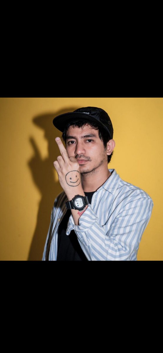 pruDENIALagent's tweet photo. mana ini sajian tontonan udah jam 8 lebih ini wkwk

kalo cuma 1-2 itu masih tuduhan kalo lebih dari 9 itu udah kebiasaan 

selesei sudah kiblat perfashionan ceo-ceo muda 🫢 https://t.co/2ulRkQBMYf