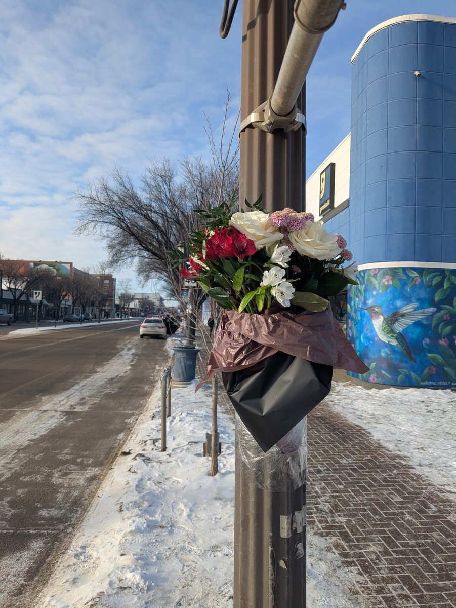 JaneCardillo's tweet image. After the anniversary of David's death, I pick up the pieces and carry on.
Only each year, there seem to be fewer and fewer pieces of me to pick up.
#Childloss
#Trafficdeaths
#grief