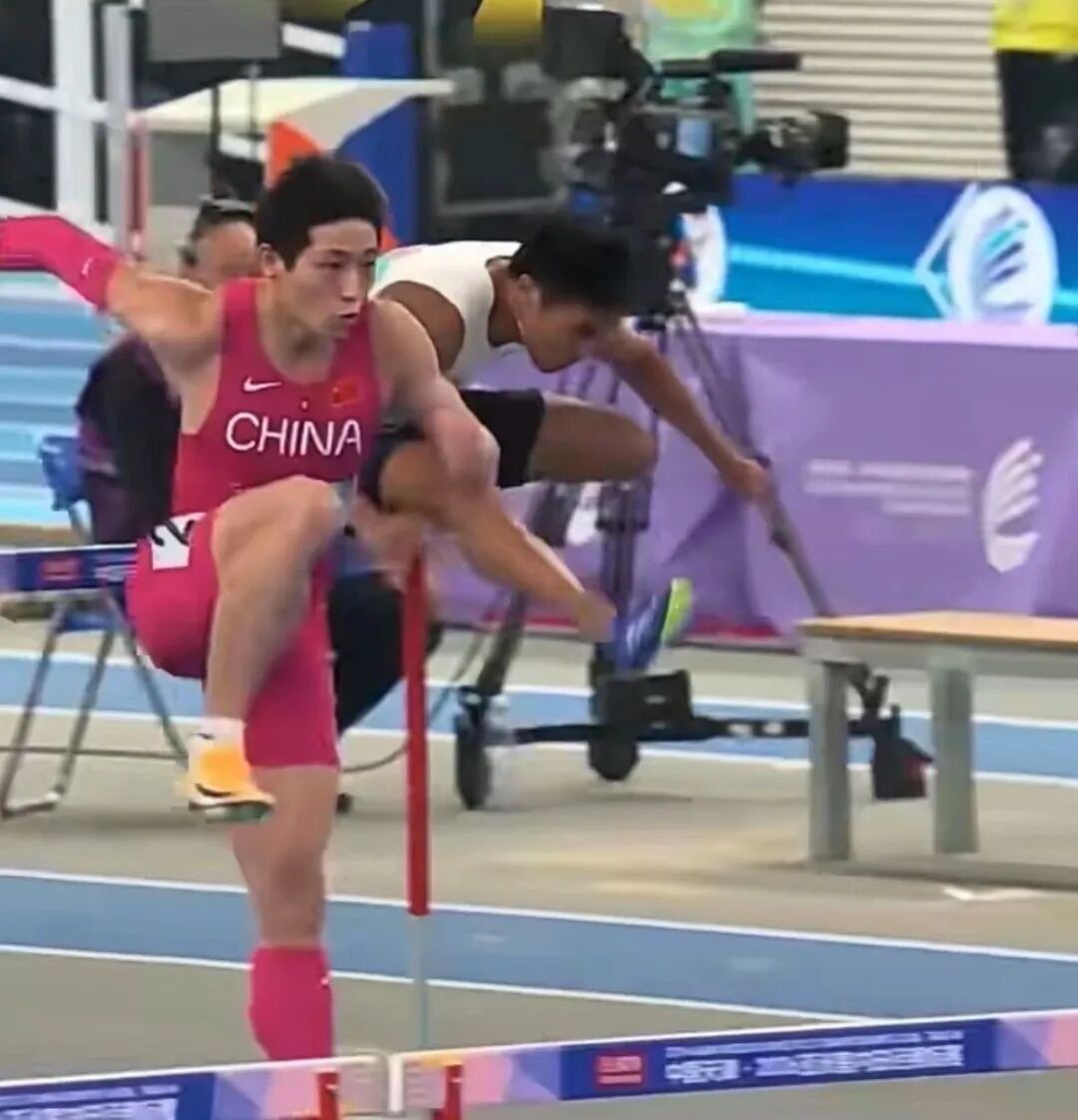 At the 2026 Asian Indoor Athletics Championships, Taizhou’s own sprinter Liu Junxi claimed gold in the men’s 60m hurdles with a winning time of 7.53 seconds. 🏅
Born in 2003, he now represents the Jiangsu Athletics Team — a rising star making Taizhou proud on the Asian stage.
