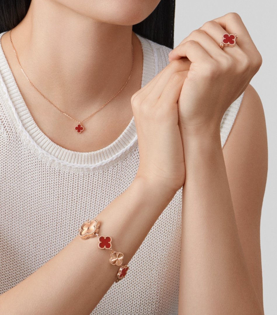 たぶんつけてるひとの中にも「算数セットのおはじきみたいで→かわいい