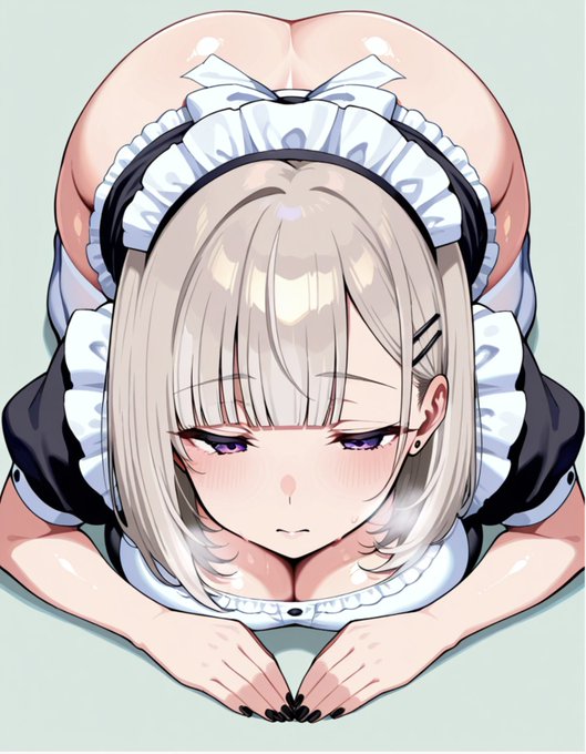 お尻丸出し土下座・・・可愛い😍 