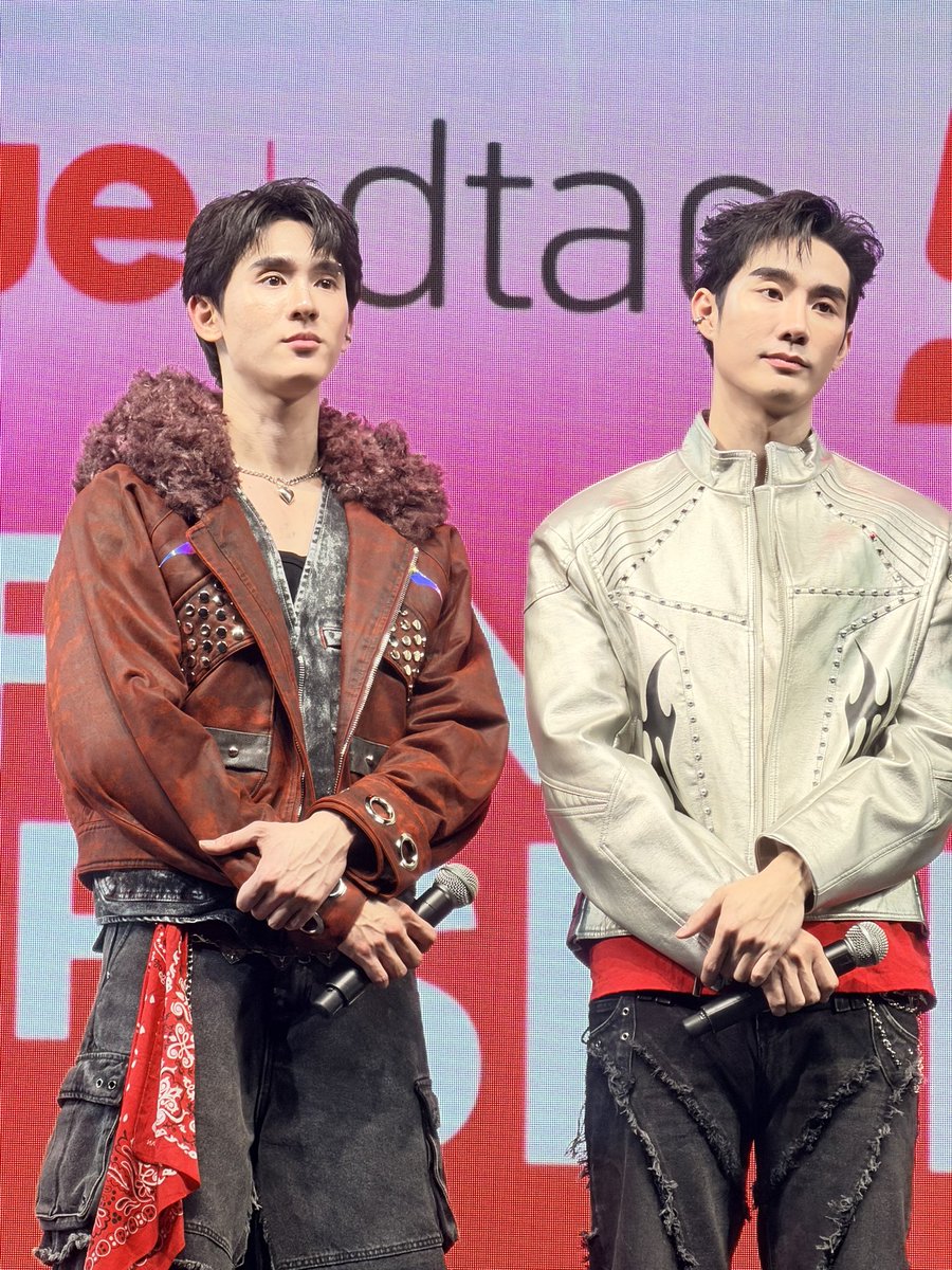 เนื่องจากงานเมื่อวานมันดีมาก ชุบชีวิตเฉาๆนี้ให้สดชื่นขึ้นมาได้ (ขอติดแท็กเพิ่มเอนเกจน้อง)
+++****แจกเงิน 100/1 คน****++++
เฟบ+รี+เมนชั่นอวยน้องลูกบุ๊คหรืออะไรก็ได้สั้นยาวได้หมด สุ่มจากเมนชั่นค่าาา

TRUE5G FANDOM OF SMILE 
#GFFBSmileBESTwithTRUE5G
#ForceBookBESTwithTRUE5G