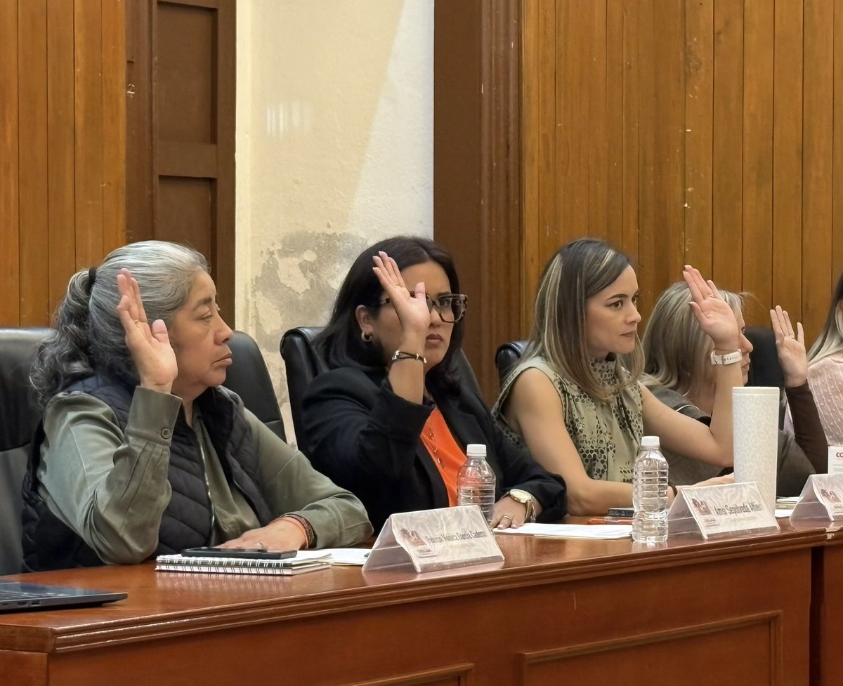 ✋ Hoy en Sesión Ordinaria de Cabildo vote a favor de las reglas de operación de las becas “Quetzalcóatl”, reafirmando mi compromiso con la educación y el impulso al desarrollo de nuestras niñas, niños y jóvenes. 📚✨

#SanPedroCh 
#CarolinaFdzRegidora 💚 
#participaciónciudadana