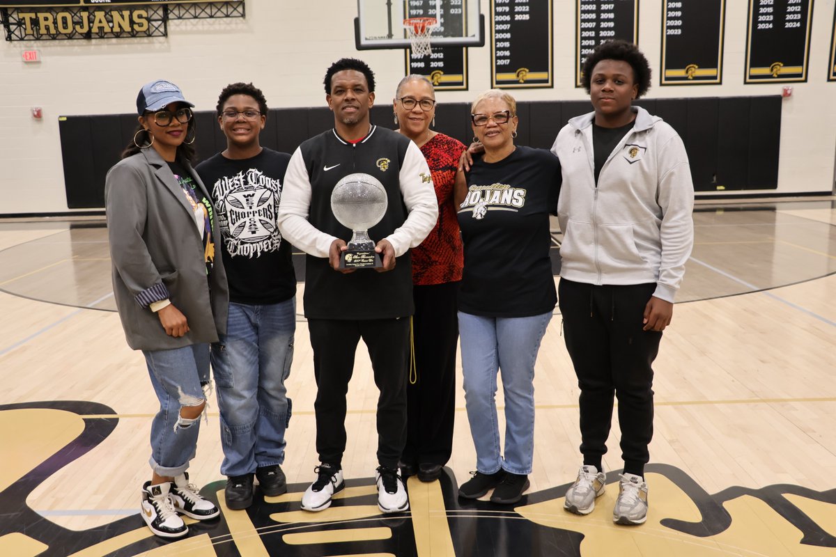 TrojanSports tweet media