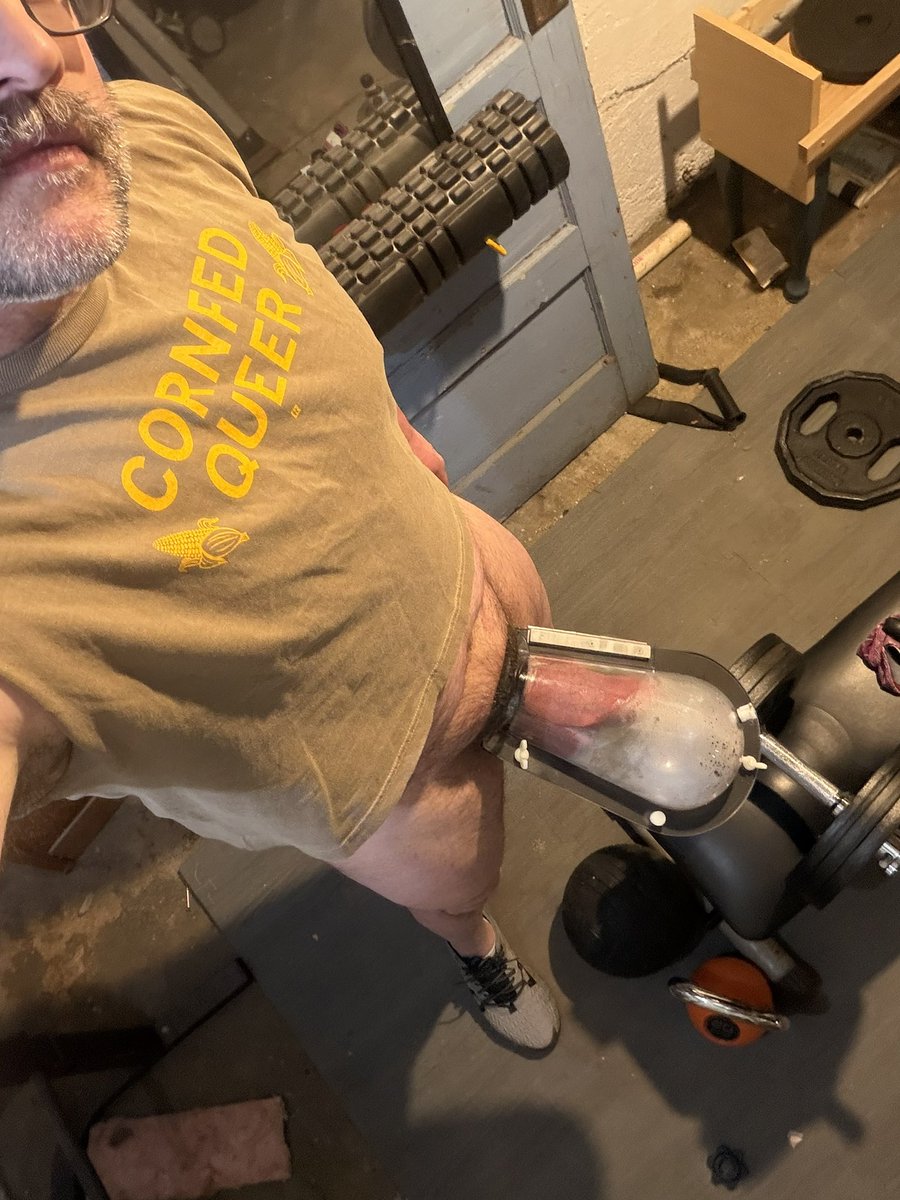HairyAndGrowing's tweet photo. Joys of hitting shoulders at home I said fuck it and put on my monster tube in the home dungeon gym. Don’t use it often cause it is very basic but it does have its perk. 😏
#monstertube #penispump https://t.co/Ls1540PbkK