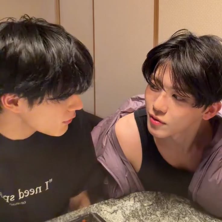 omegajaem's tweet image. "subtle tension when two people begin to fall in love"