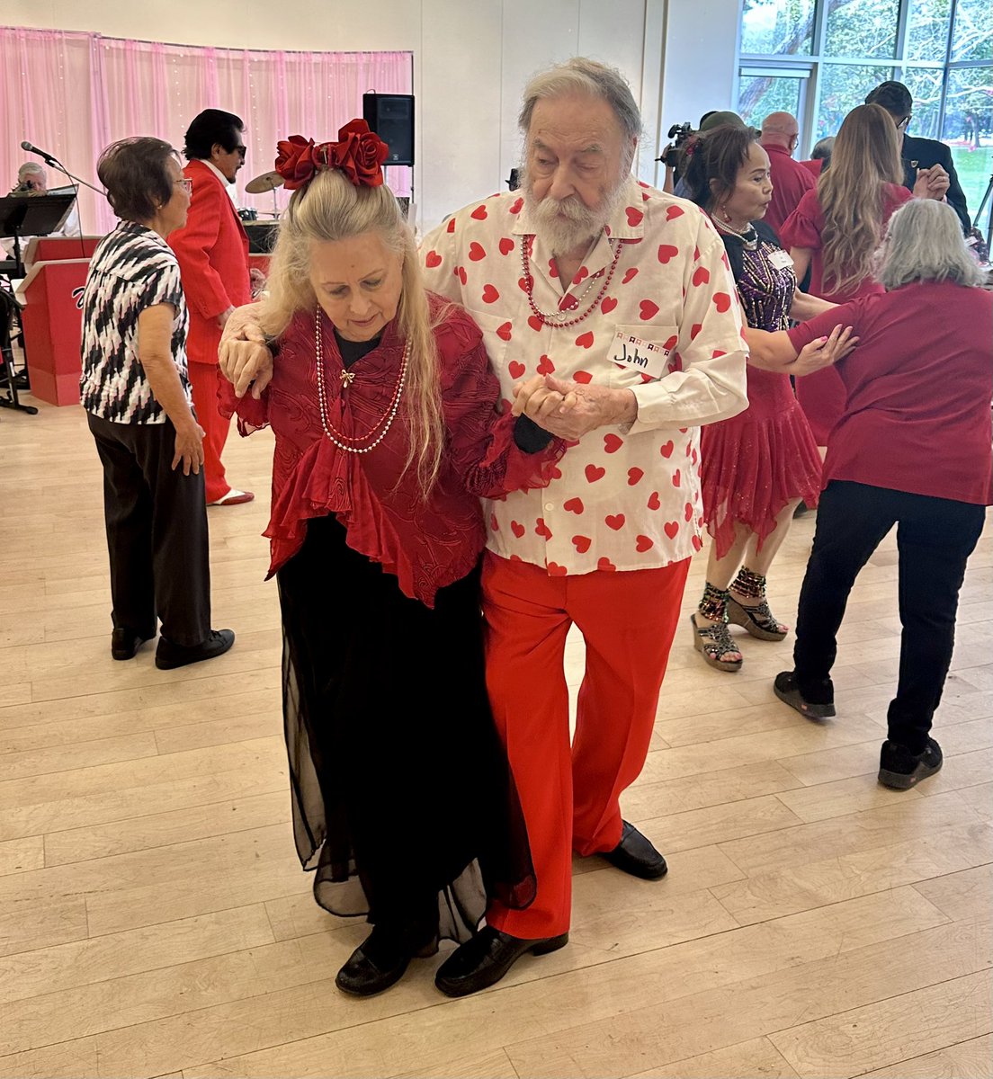 CityofBevHills's tweet image. 💕Hearts were everywhere at today’s Beverly Hills Active Adult Club &amp;amp; Beverly Hills Police Officer’s Association Senior Valentine’s Dance.💃 🕺
 
#SeniorValentineDance #MakingMemories #LoveAndKindness