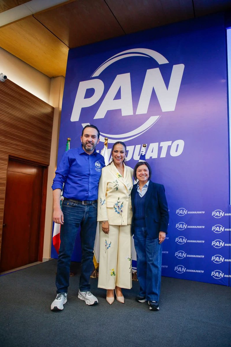 Un gusto reunirme con las y los <a href="/DiputadosPANGto/">Grupo Parlamentario del PAN</a> en el <a href="/CongresoGto/">Congreso del Estado de Guanajuato</a>. 💙

Reconozco su trabajo cercano a la gente, su disposición al diálogo y su compromiso para legislar con responsabilidad y dar resultados a Guanajuato. La unidad, la altura de miras y la defensa de nuestros