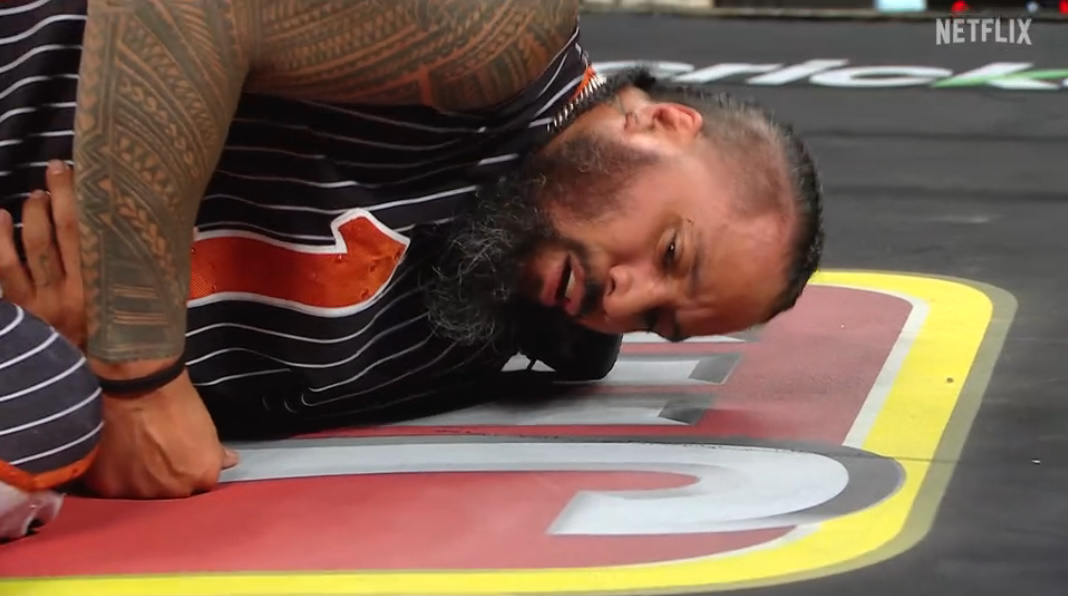theusotwinzcom's tweet photo. #WarningShot #DayOneIsh #WWERaw https://t.co/3hp2i6i4Mk