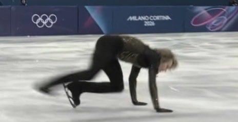 cr0b1n's tweet image. every single comment being this image is sending me