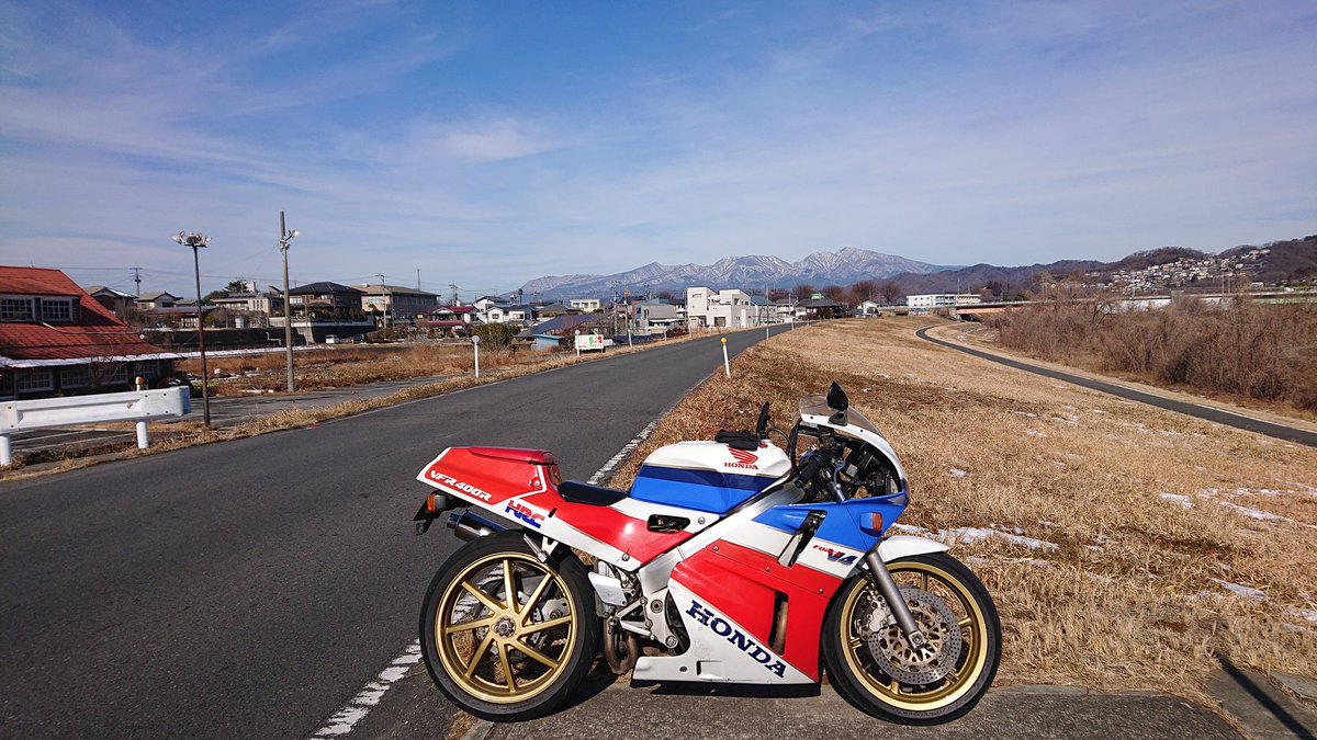 赤城山が真っ白だ。 今日は風が無くて助かる。 #VFR400R #NC30