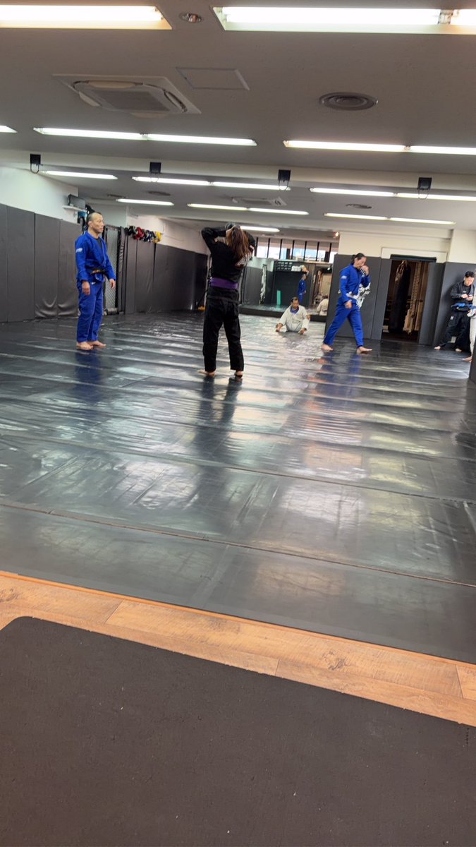 MMA_BLOWS's tweet photo. フィラデルフィアから日本まで25時間…
関空着いたのが23:00…
多分0時に家着いて、もう今日の朝柔術に来てるとのこと…
多分、どこでもチャンピオンになれたと思うよ😇

#松田亜莉紗 https://t.co/sbVEEYU5F8