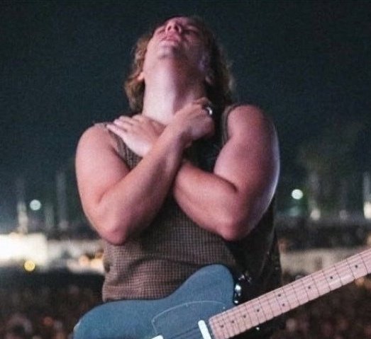 nanuuabg's tweet image. que hot los hombres grandotes y con hombres me refiero a guido armido