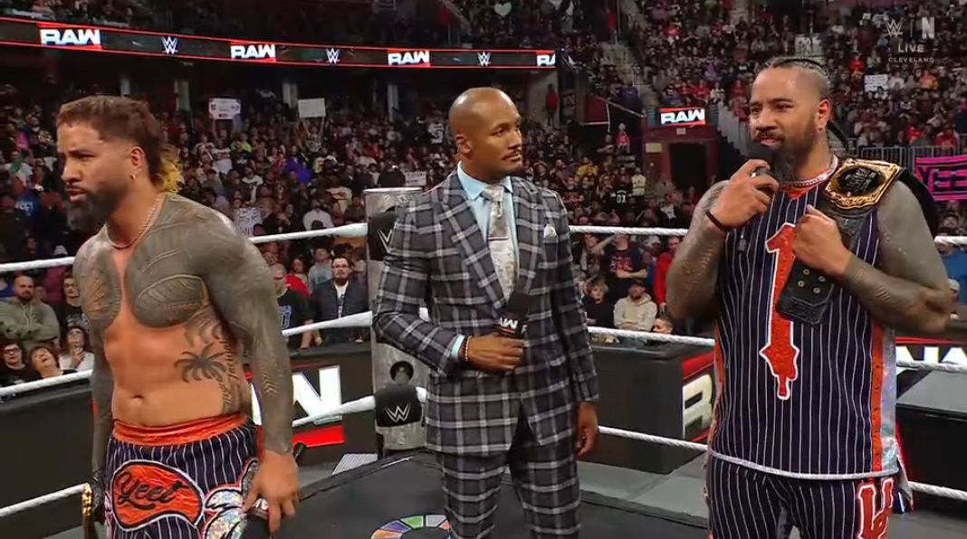 theusotwinzcom's tweet photo. #WarningShot #DayOneIsh #WWERaw https://t.co/0EtlzMuiKv