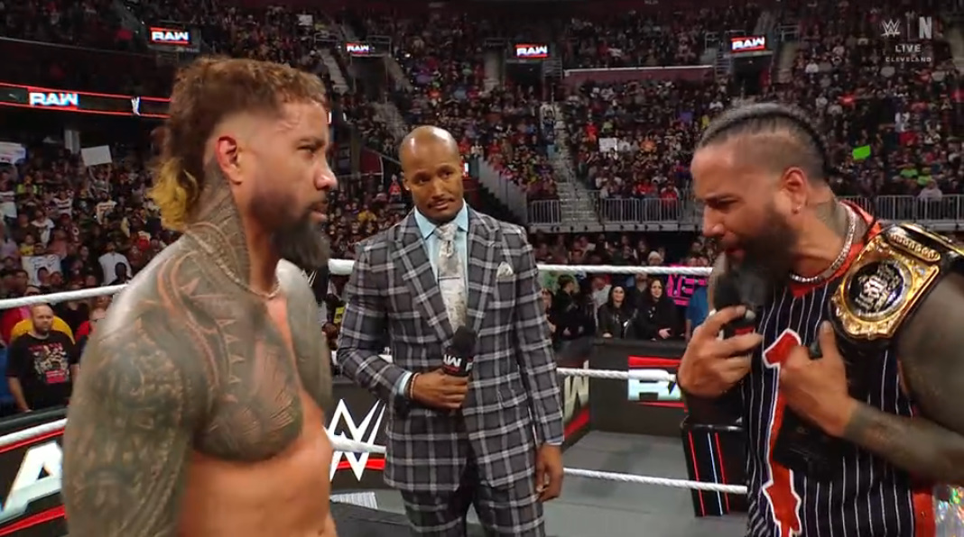 theusotwinzcom's tweet photo. #WarningShot #DayOneIsh #WWERaw https://t.co/O564dSY1Ml