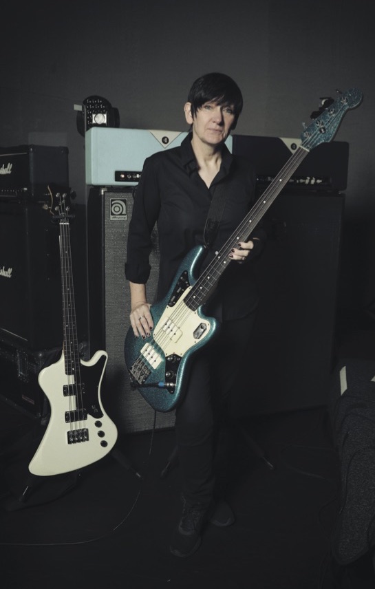 【いま読みたい】マイ・ブラッディ・ヴァレンタイン、デビー・グッギの使用機材

轟音と恍惚が渦巻くサウンドのなかで、低音はいかにして機能しているのか──その“音の土台”を支えるサウンド・システム
bassmagazine.jp/gear/202602-mb…