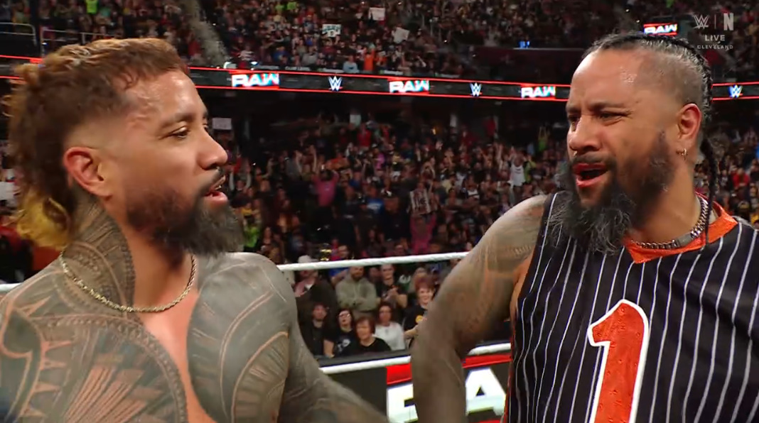 theusotwinzcom's tweet photo. #WarningShot #DayOneIsh #WWERaw https://t.co/R8BKiws2Ew