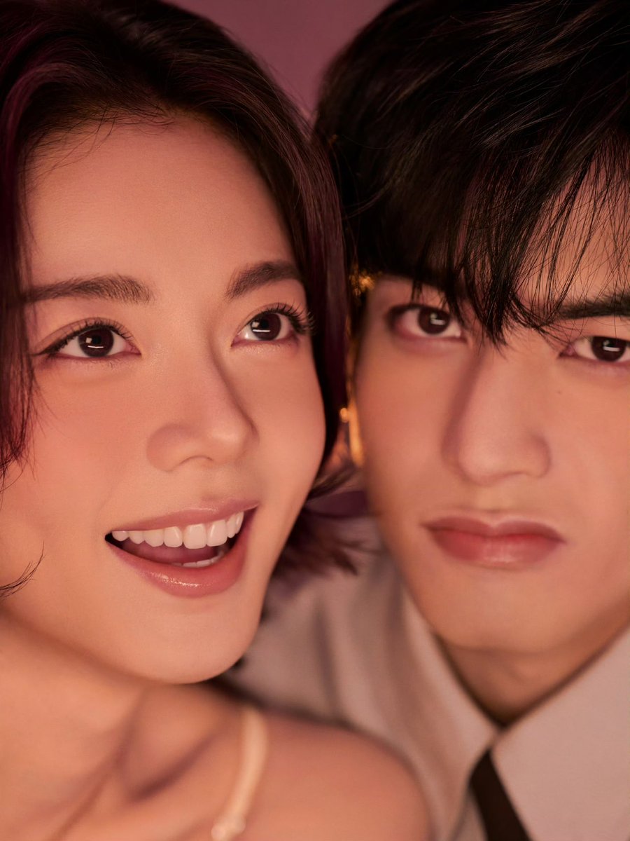 xinnnxinnnn's tweet photo. I D!ED!!!!

#ShineOnMe #SongWeilong #ZhaoJinmai https://t.co/tqaH81IYp8