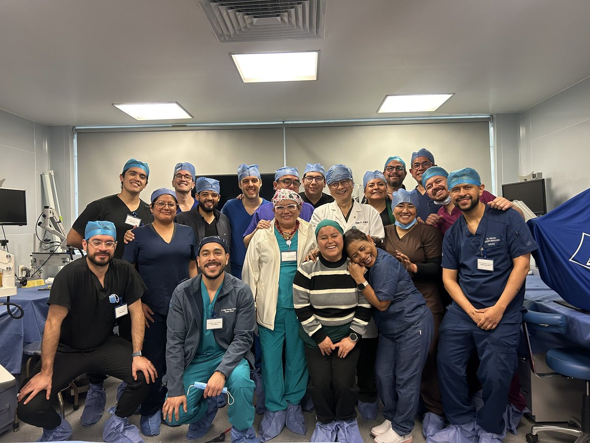 mimalavi's tweet photo. Hoy dio inicio con éxito, el II curso de Microcirugía en infertilidad masculina realizado en la UNAM Universidad Nacional Autónoma de México. @UNAM_MX 
Nos honro  con su presencia en la inauguración el Dr. Lauro Gomez Presidente de la Academia. Mexicana de Andrología AMexAndro Academia Mexicana de Andrología, el doctor Philip S. Li @psli2005 profesor de Urologia y medicina reproductiva en Investigacion de Weill Cornell Urology @WCMUrology y mi tutor en microcirugia hace 12 años en esa honorable institución en #NYC, el doctor jesus tapia, jefe de simulación de posgrado, el doctor Filipe Neto, andrólogo de #recife Brasil y compañero mío en Cornell y el Dr Eduardo E. Montalvo Jave jefe del departamento de Cirugía de la @FacMedicinaUNAM quien dio por inaugurado el curso. 

Tuvimos un cupo de 10 alumnos, siendo la mitad de ellos medicos  extranjeros de paises hermanos de Latinoamérica como  Brasil, Perú, Colombia, Guatemala y República Dominicana. 

Agradezco infinitamente por su ayuda a mi esposa
Flor Maria Cano Escobar, a los fellows de @AndrologiaMex Saúl Alvizo @SaulAlvizo y Gustavo Sc y a Yeni Cortes @YeniCorts2 y Adair RS asi como a la Dra Dra Josefina Morin @JOSEFINAMORIN75 
que se incorporará al grupo de profesores en los próximos días y operará un caso el Viernes. 

Gracias a todos y continuemos con esta aventura académica.