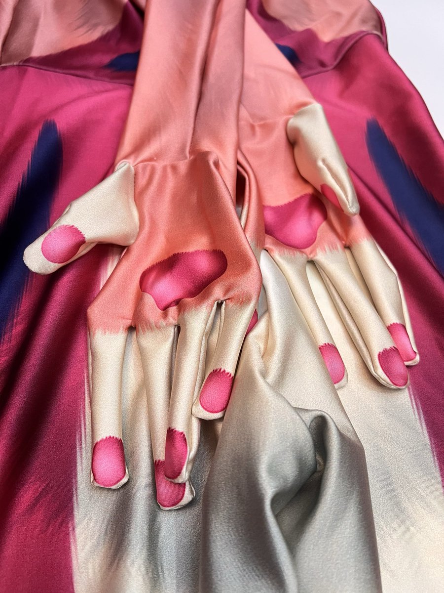 Sometimes it feels like a new skin… 
Should I try it on? 🍓

🪡: <a href="/HuanMao_CN/">幻毛造物🔜HiFurry</a>