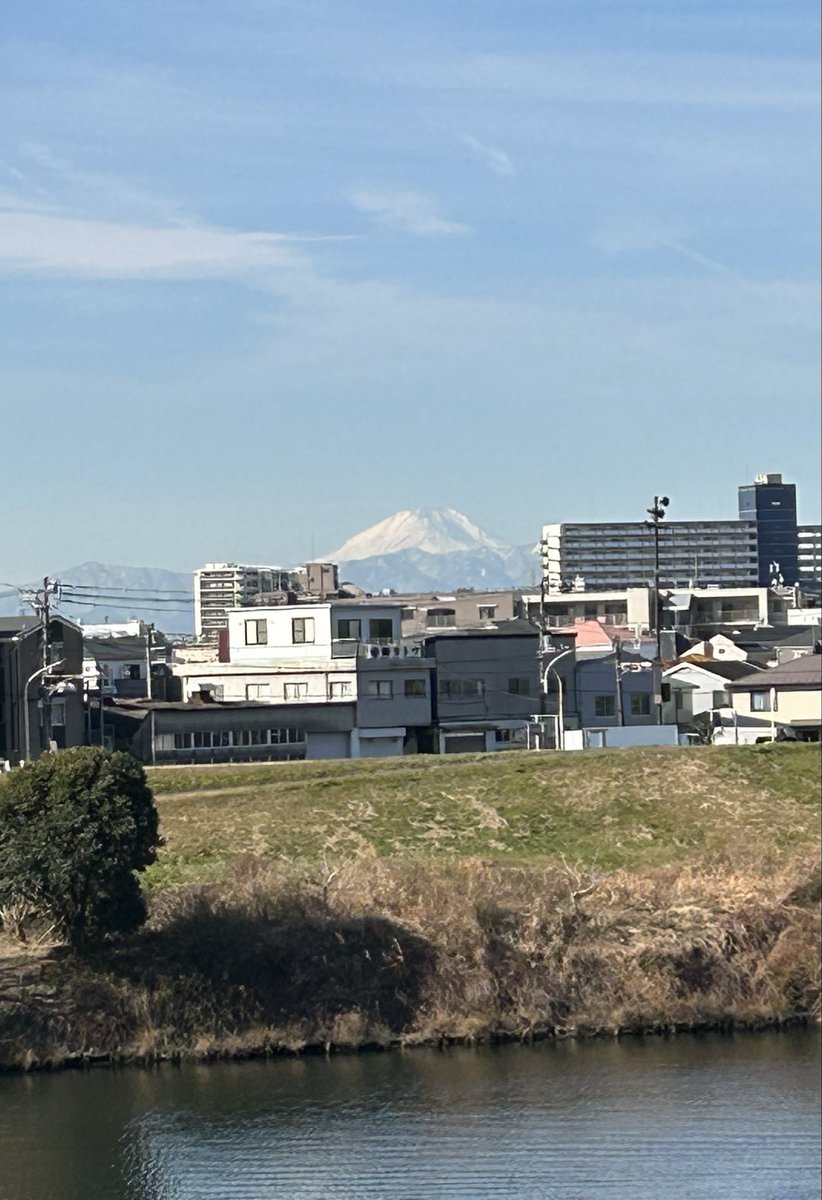 mine77S's tweet photo. 今日は多摩川から富士山見えた！ https://t.co/IHP0Ca44Pz