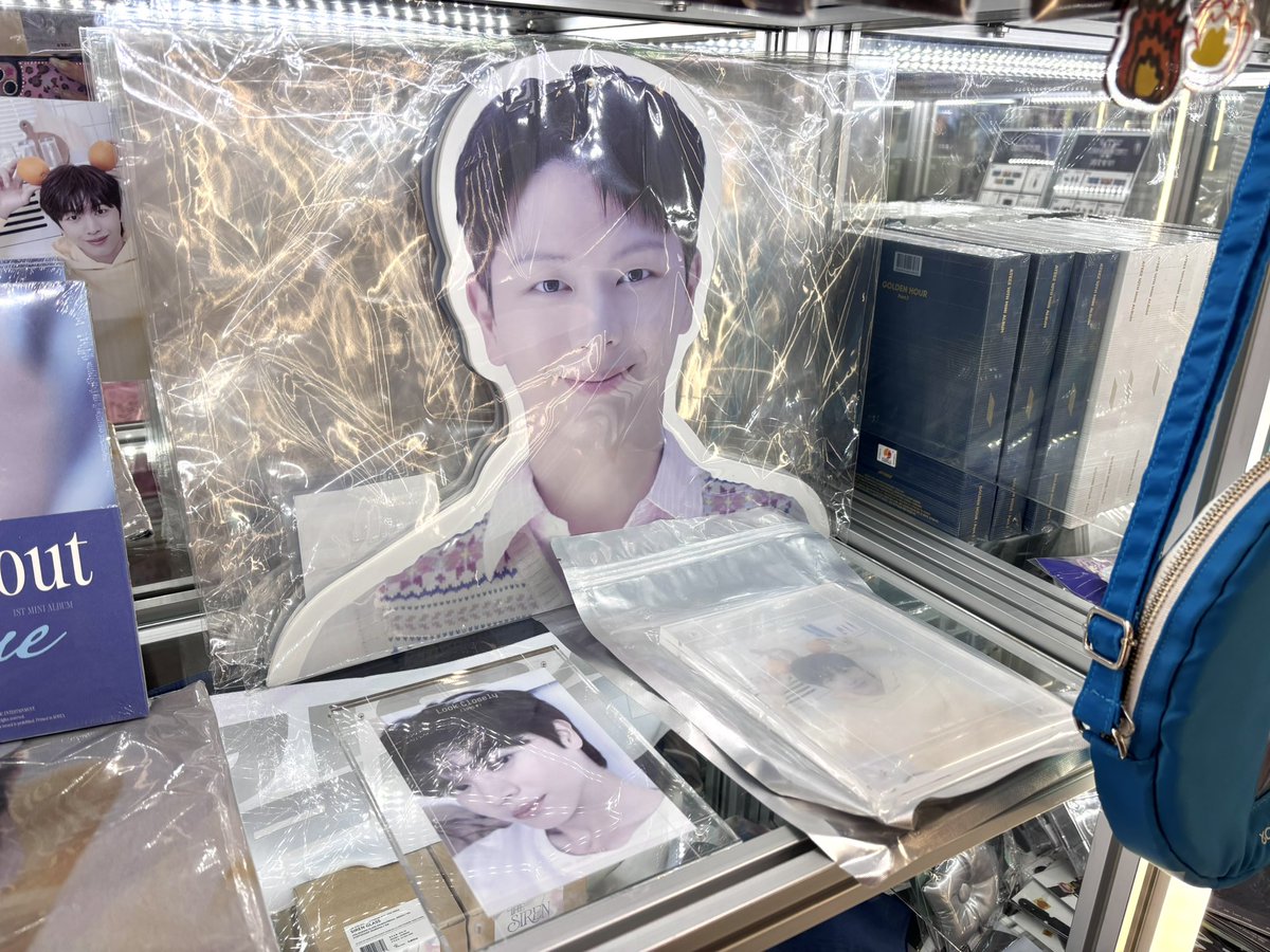 🎈에버라인 동대문 현대시티아울렛점 입고 완료🎈

📢 아아 -  마이크 테스트 하나 둘 셋 - ! 
기다리시던 MD 입고 완료 ✨
에버라인 동대문 현대시티아울렛점에서 구매 가능합니다 ❣

#EVERLINE #에버라인 #KPOP #EVERLINE_DONGDAEMUN_STORE #에버라인_동대문점