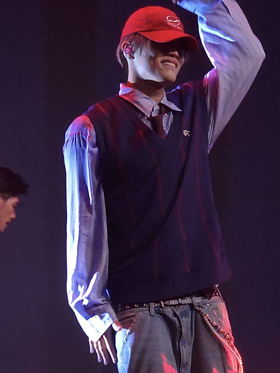 that is one fine man over there #半田龍臣