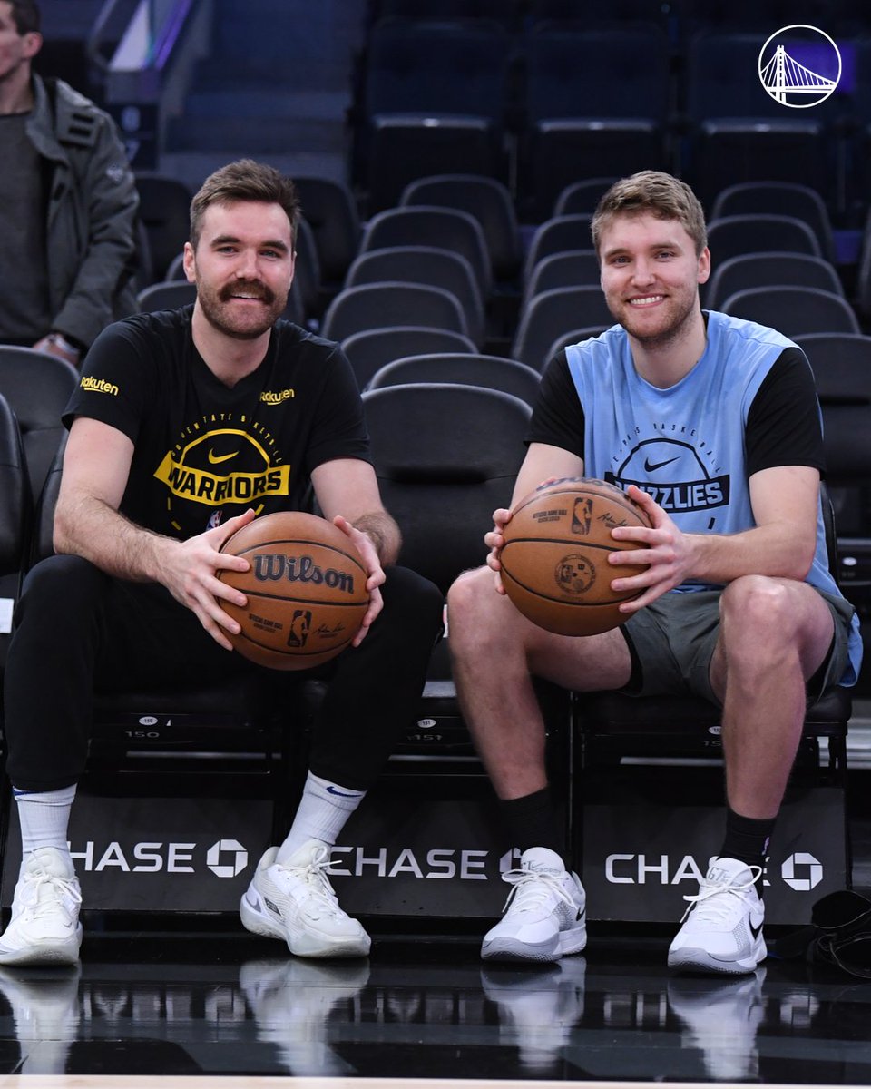 warriors's tweet photo. We've got some brotherly competition tonight on  #WarriorsGround 🤝 https://t.co/0zmsVNKAmm
