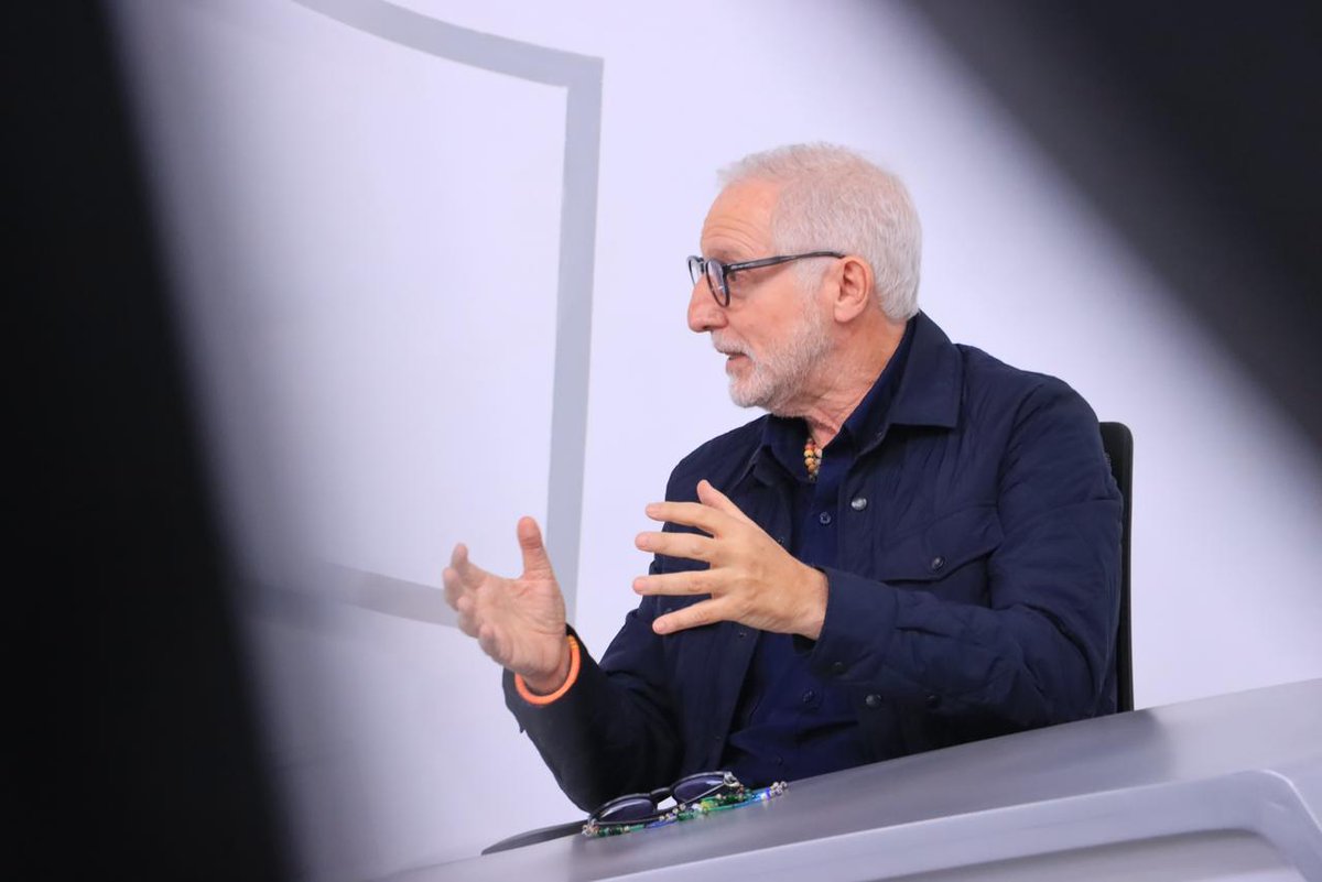 El presidente ad honorem de la Dirección de <a href="/integracionsv/">Dirección de Integración</a>, <a href="/AGutmanSV/">Alejandro Gutman</a>, destaca la transformación del sistema educativo nacional con la cual se ha logrado que más jóvenes puedan optar por continuar con sus estudios superiores a través de becas otorgadas por el Gobierno.