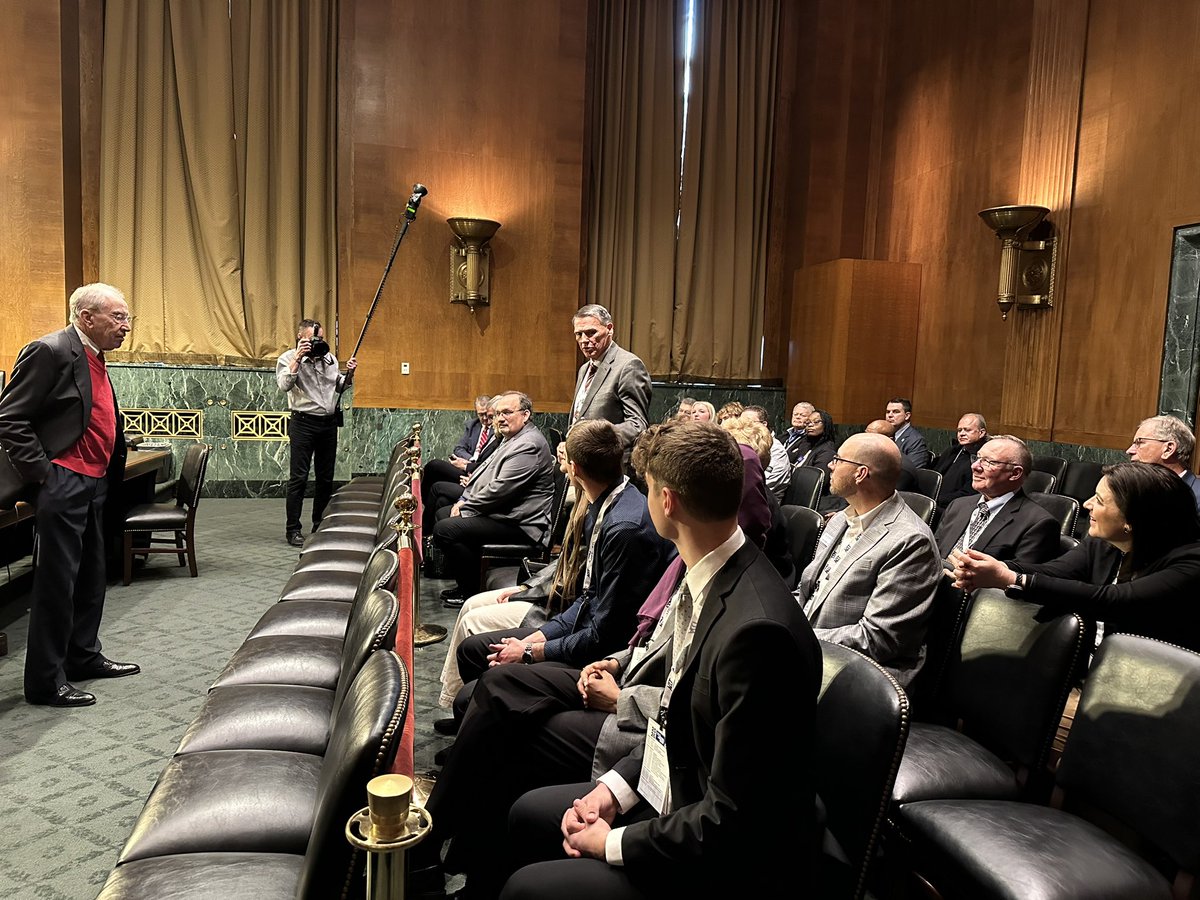 Chuck Grassley tweet media