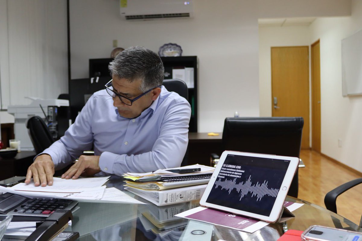 SPFAGobPue's tweet photo. El subsecretario de Ingresos, @C_CastellanosG , informó en entrevista con @IvanMercadoNews sobre el #ControlVehicular2026:
💰 Paga tu Control Vehicular antes del 31 de marzo y obtén el 100% de descuento en Tenencia.
El @Gob_Puebla reafirma su compromiso con la economía de las familias poblanas, ofreciendo trámites ágiles y seguros. Para recibir este beneficio, no debes tener adeudos previos.
Realiza tu pago únicamente en plataformas oficiales ✅⚠️:
🖥 https://t.co/QwObZVZmN4
🚨 Evita fraudes: no pagues en sitios no oficiales ni caigas en ofertas falsas.
#PorAmorAPuebla #PensarEnGrande
