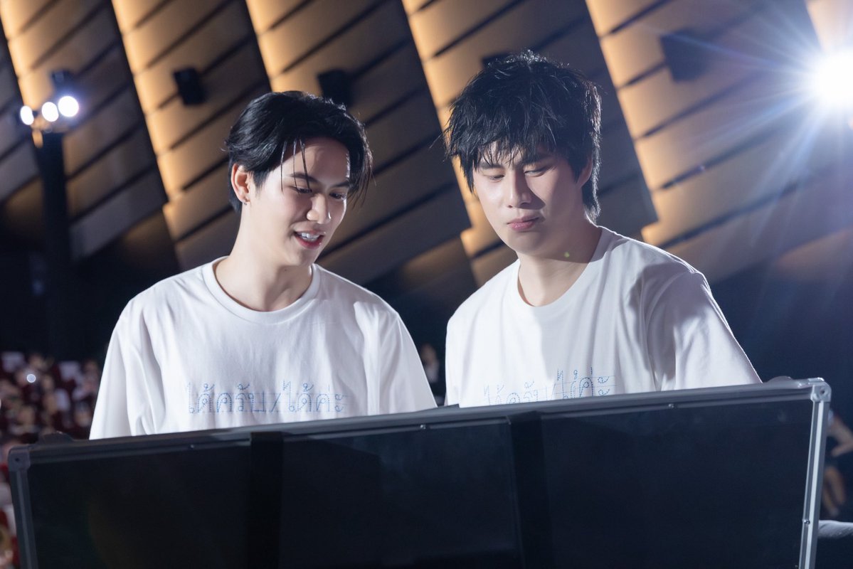 ecalost's tweet image. เคมีระเบิดแบบแค่ยืนข้างกันก็เขินละ แล้วส่วนสูง ไซส์ดิฟ สิ่งนั้นมากกก