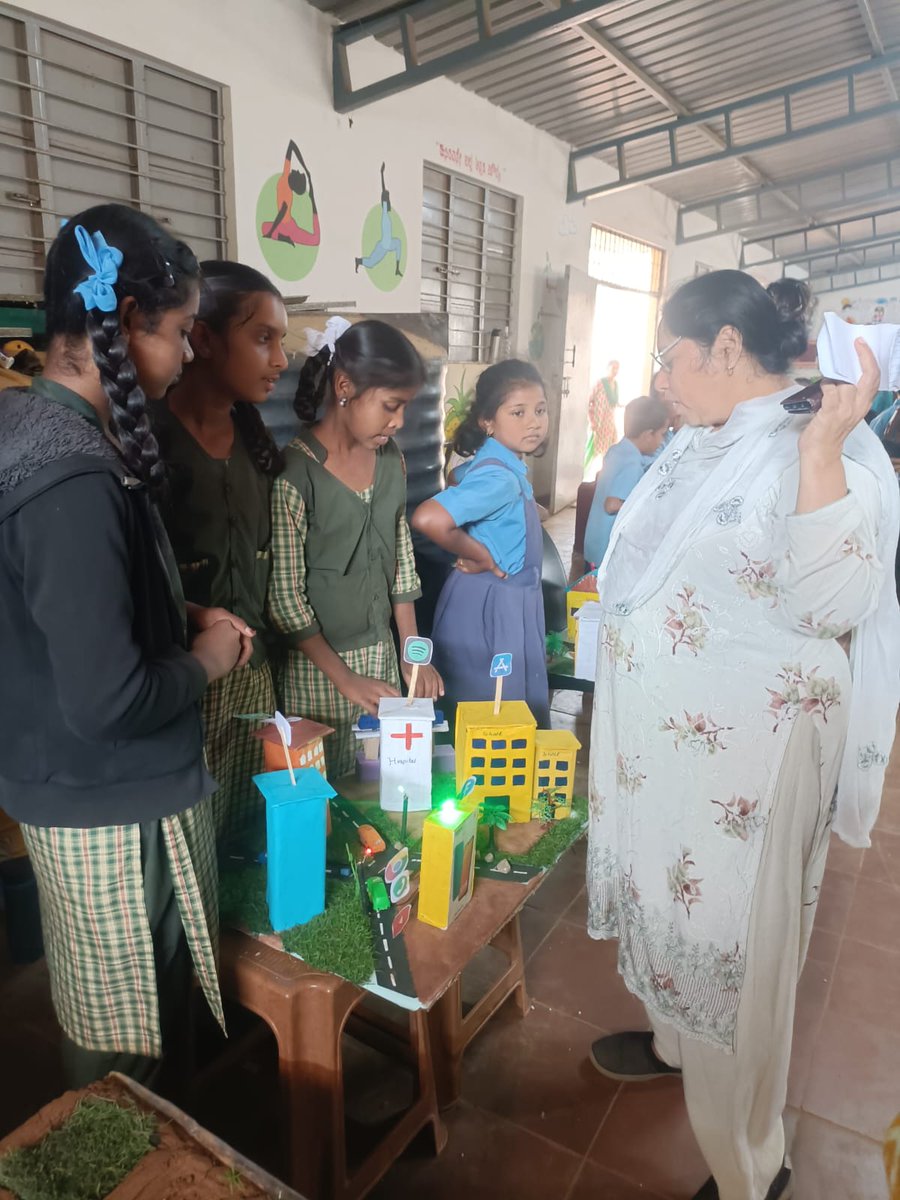 moineeorg's tweet photo. Under our Computer Literacy Project, we successfully conducted a Science Exhibition at GMPS Kadugodi, creating a vibrant platform for students to explore science, technology, &amp; real-world problem solving.
#ScienceExhibition #HandsOnLearning #STEMEducation #MoineeFoundation https://t.co/PmmgYLd1O7