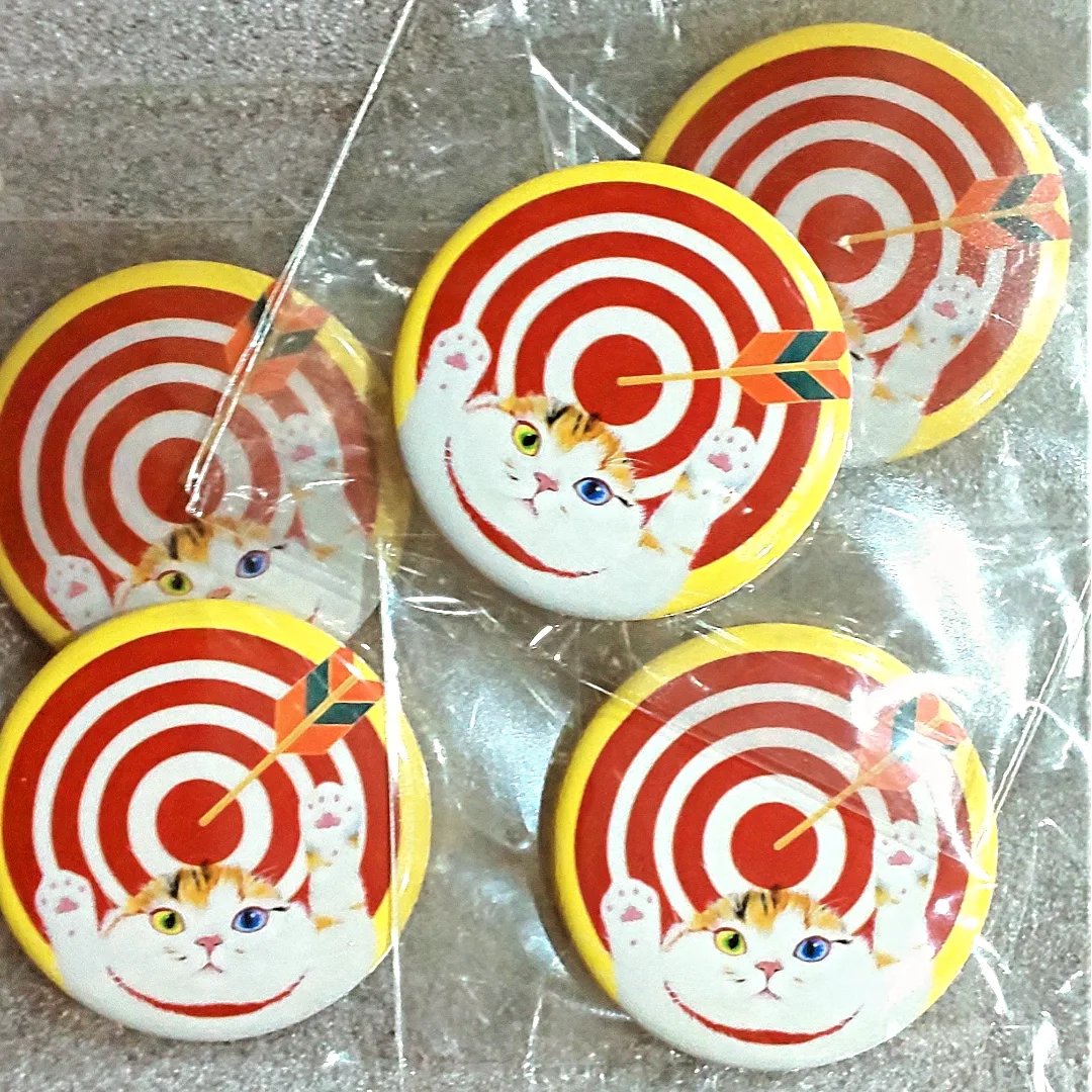 🎯2/18からの仙台三越での個展で絵をお買い上げのお客様にプレゼントのノベルティにゃ🎯
🎯缶バッジにゃ～🎯