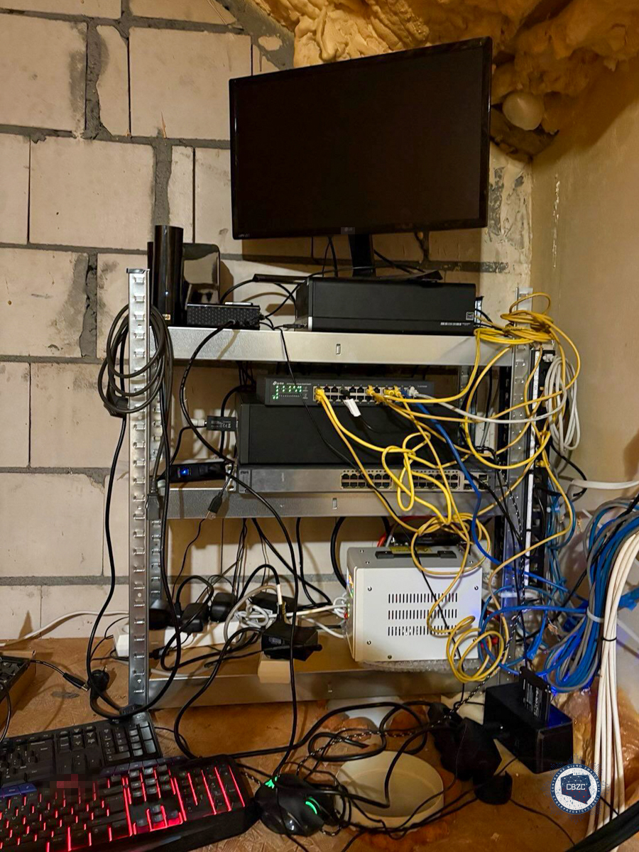 Funkcjonariusze <a href="/PolicjaCBZC/">Centralne Biuro Zwalczania Cyberprzestępczości</a> zatrzymali na początku lutego podejrzanego o cyberatak na infrastrukturę sieciową systemu informatycznego operatora infrastruktury wodno-kanalizacyjnej, wchodzącej w skład infrastruktury krytycznej.
Przestępstwo polegało na uzyskaniu nieautoryzowanego