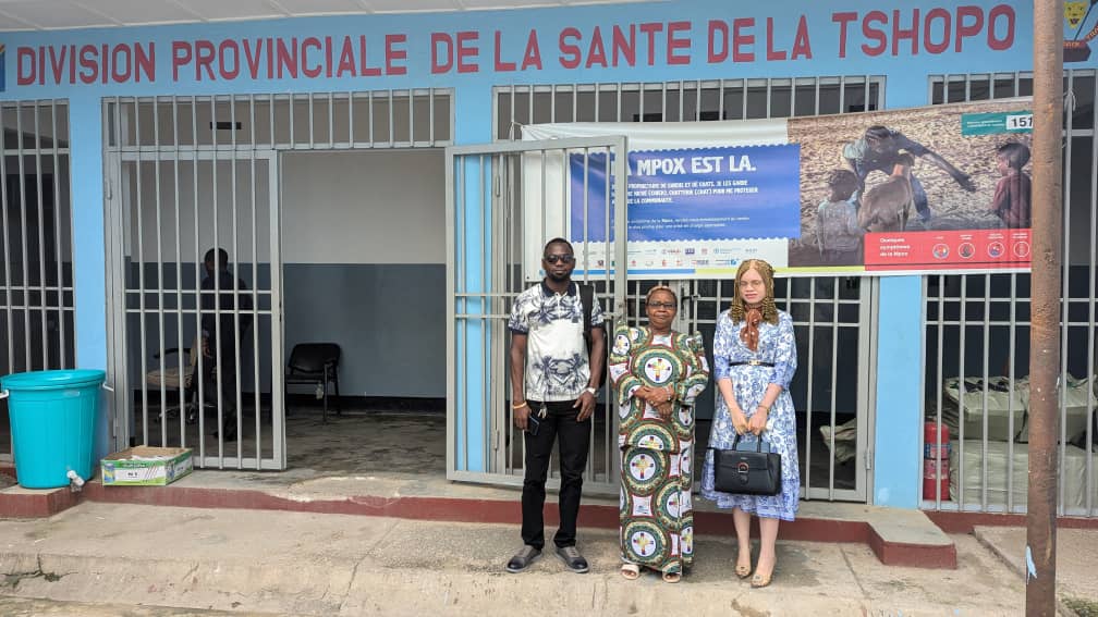 Actionsanteasbl's tweet photo. Depuis le 15/01/2026, @Actionsanteasbl renforce ses consultations stratégiques à #Tshopo sous le leadership de la Dr Véronique Lemba.
Échanges clés avec la Dr Thérèse Mokaria (PNSR) et la Dr Aloïse (Enabel) pour un impact SSR & VBG durable.
#HumanitaireRDC #LeaveNoOneBehind https://t.co/XjGqfe2yYf