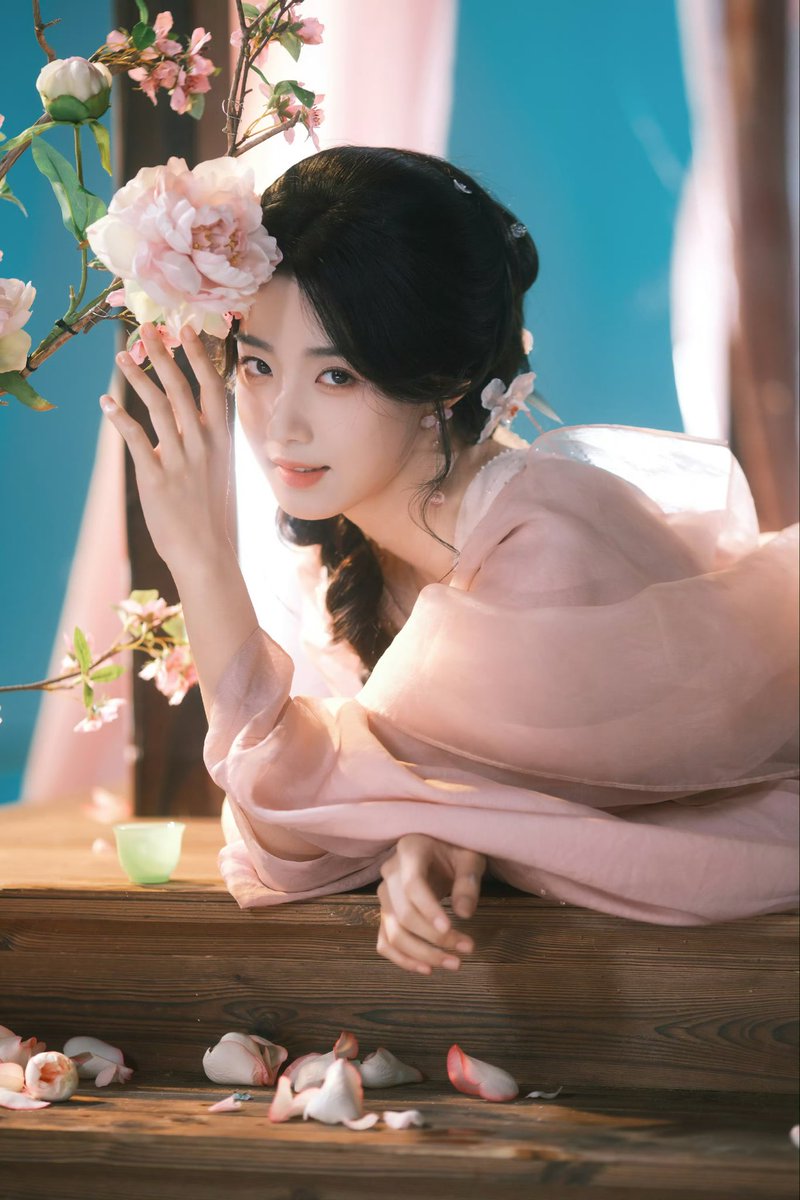 ethereal beauty : consort yu wanyin &amp; fairy mingyi

#wangchuran #luyuxiao