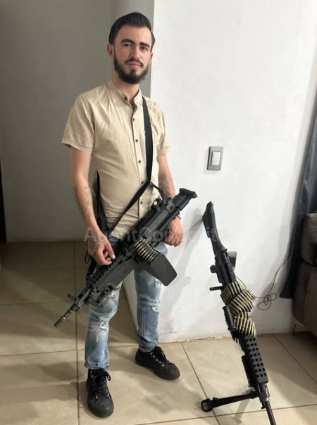 Worldwar_x tweet media