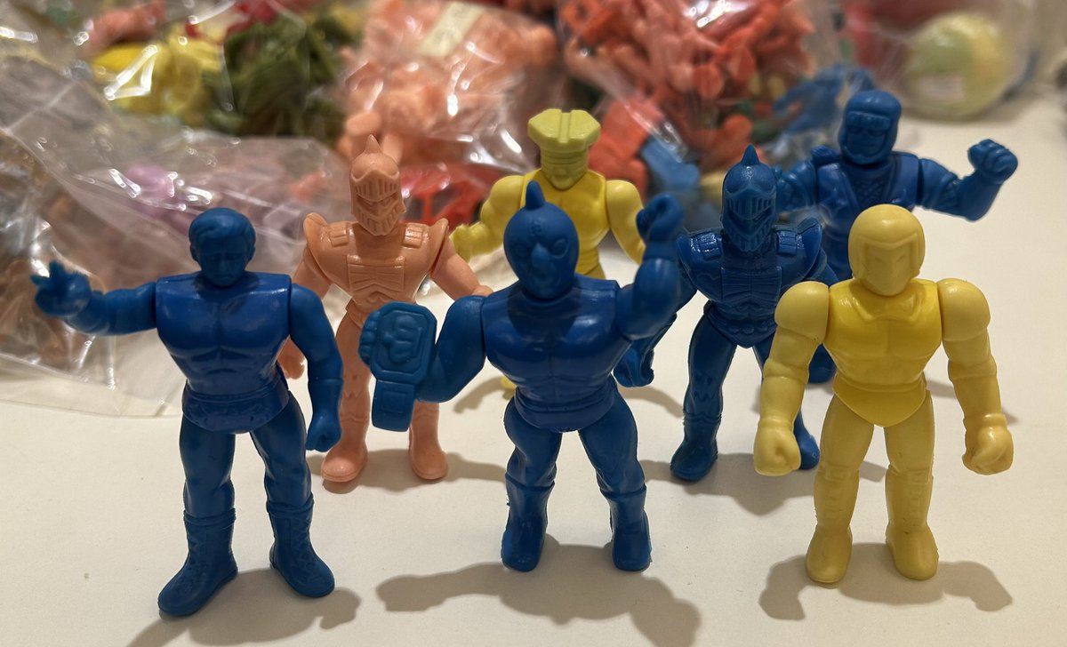 SAHRA☆消しゴム合宿】BIGキン肉マン ガシャポン 消しゴムの造形も格別