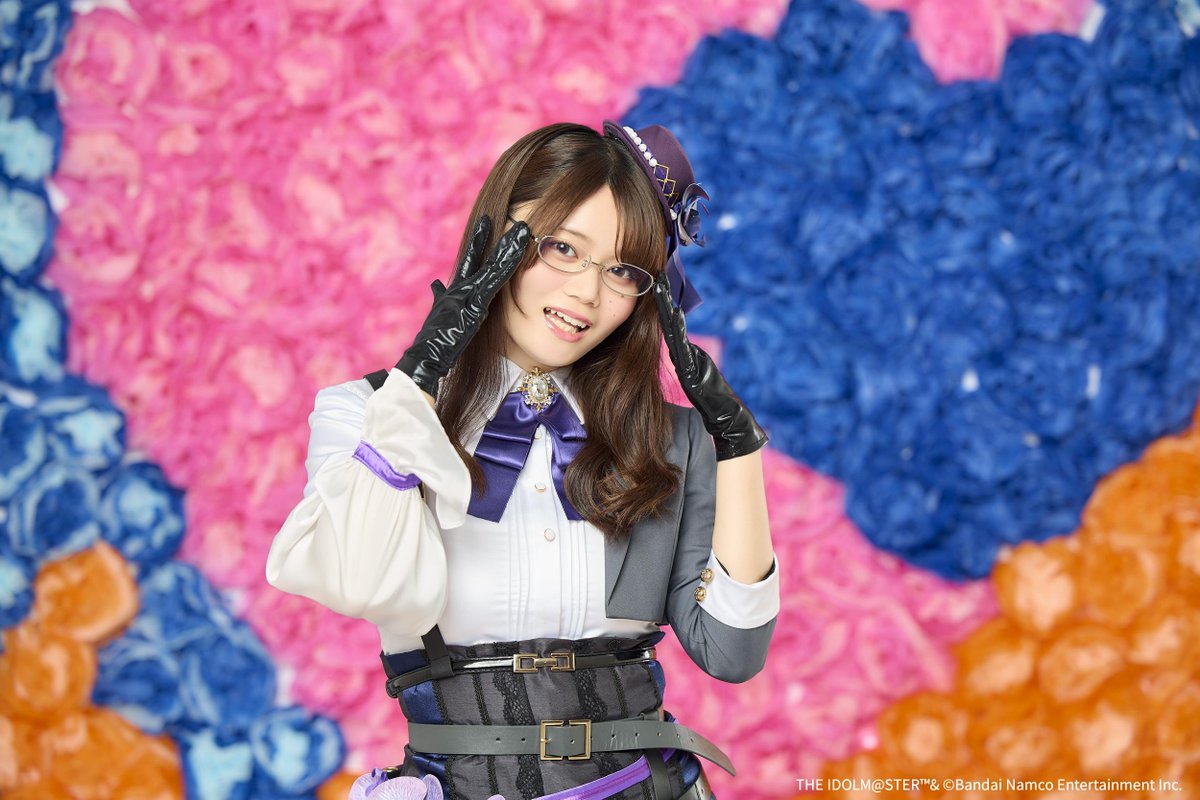 🧵#デレミリ衣装展🪡
⌢⌢⌢
デレステ10thツアー
　メモブオフショット公開🎀
　　　　　　⌢⌢⌢
展示会では実物衣装を見ることができますよ✨ 
#八神マキノ 役
#二ノ宮ゆい さん

👇衣装展チケット先着にて受付中🌈
asobiticket2.asobistore.jp/booths/costume…