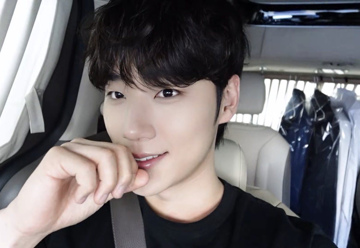 issseis's tweet photo. 훈녀스킬뭐긔 https://t.co/0MYJee7ckU