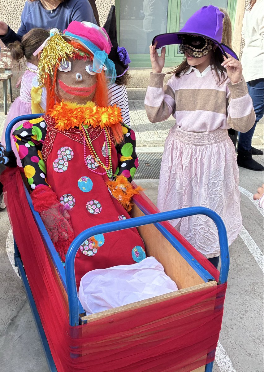 EscolaPereVila's tweet photo. Ja el tenim aquí!! #carnestoltes26 #setmanaboja https://t.co/uO8m7Ign1z