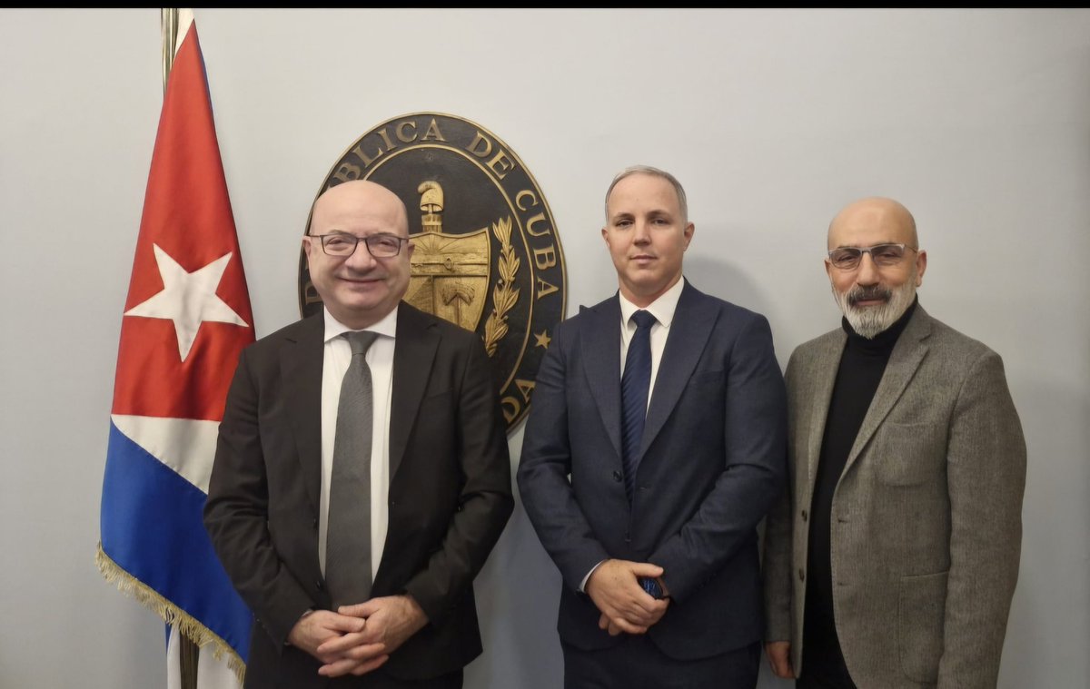 Özgürlük, yalnızca zincirleri kırmak değildir; adaletli bir toplum kurmaktır. 
Simon Bolivar. 
Üzerinde yürüdüğünüz toprakları hafife almayın; burada nice devrimlerin ateşi yakıldı.  Fidel Castro.
Parti Meclisi Üyemiz Sayın İlhan Cihaner'le birlikte; Amerika Emperyalizminin her