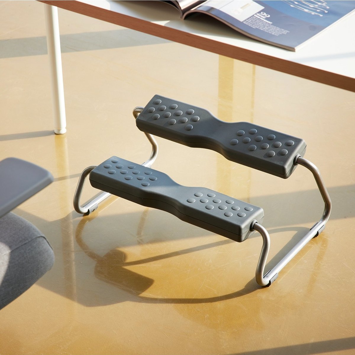 do_yak_'s tweet image. 오래 앉아있는 사람 
특히 수험생 분들께

✨️듀오백 이지풋 2단 발받침대✨️
를 추천합니다

ㄹㅇ 투박하고 못생겼는데 얘만한 거 아직 못찾았고요? 수험생활 및 각종 앉아있는 거로는 이골이 난 사람인데 얘만큼 편한 거 없엇음 

직장인 선생님들께도 강추합니다 진짜 믿어봐
 
위로 올라온