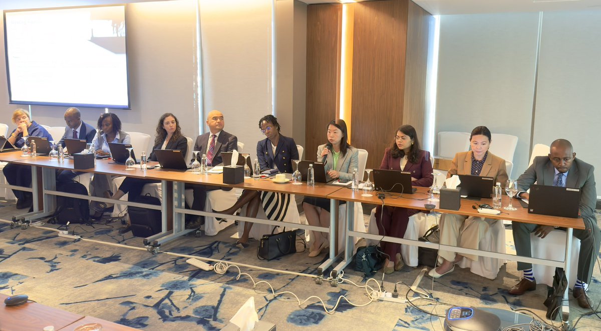 MoF_Somalia's tweet photo. Minister @BihiEgeh opened IMF staff visit review of #Somalia’s economic reform program with the IMF in Jeddah. Over the next four days, discussions will focus on domestic revenue mobilization, strengthening PFM, deepening the financial sector, and accelerating economic growth. https://t.co/PnrnllyTKk
