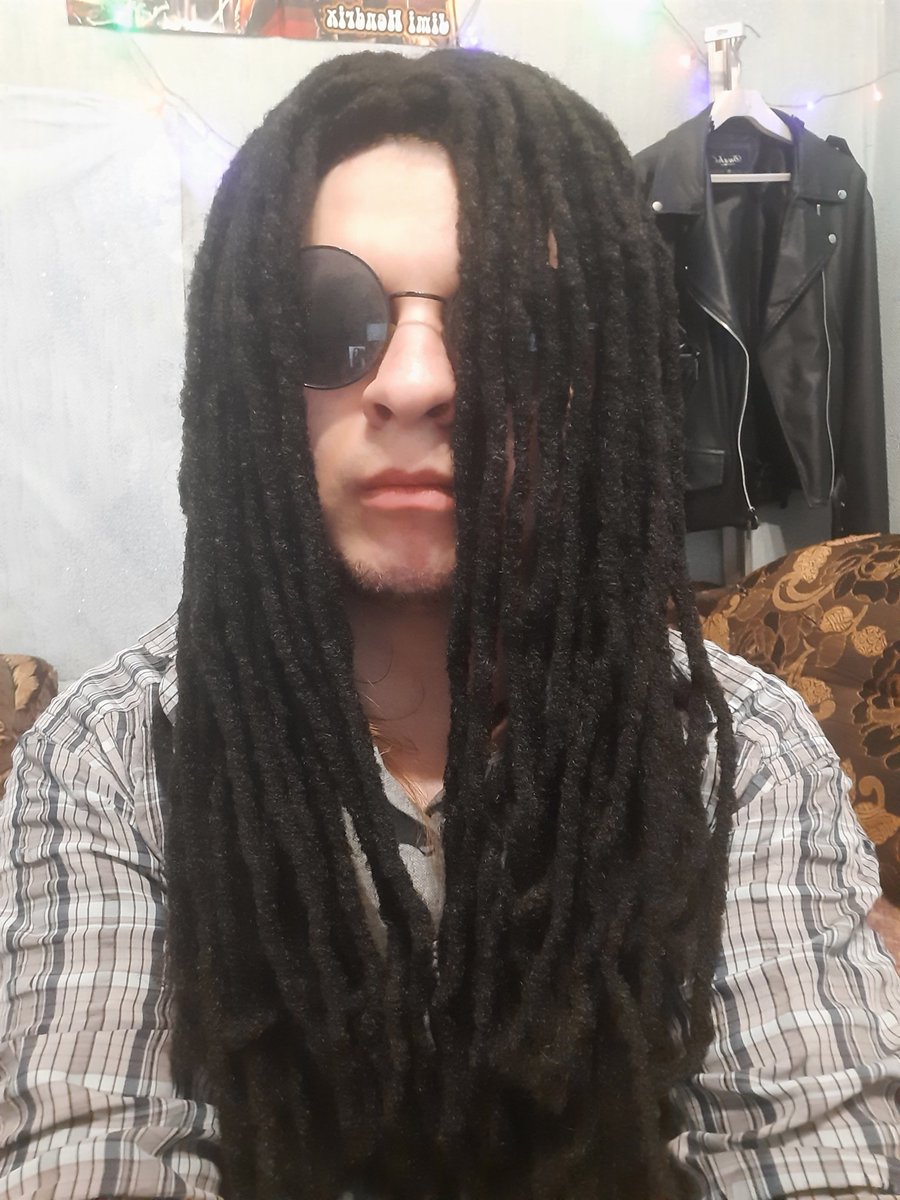 LRdcrow's tweet image. Ну всё. Теперь я с дредами